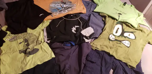 Lot de vêtements d'été garçon 5-6 ans in Kids & Youth in City of Montréal - Image 2