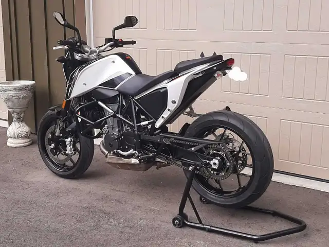 2018 KTM 690 Duke in Sport Bikes in Barrie - Image 6