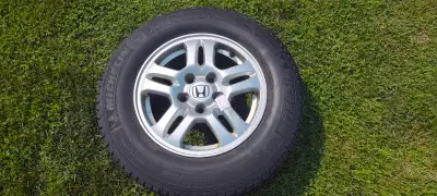 Selling 4 Michelin XICE snow tires mounted on Honda rims. There is 6/32 left. New tires have 10/32....