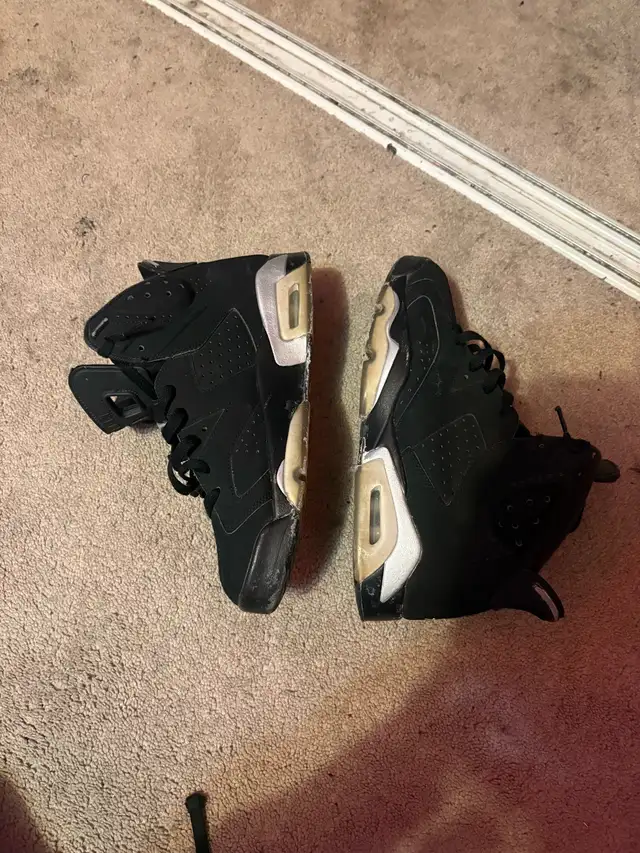 Chrome Jordan 6s in Men's Shoes in Oshawa / Durham Region - Image 3