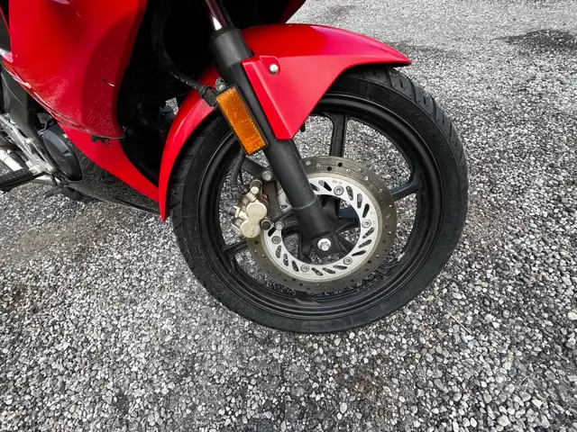 Honda CBR125R in Sport Bikes in Oakville / Halton Region - Image 6