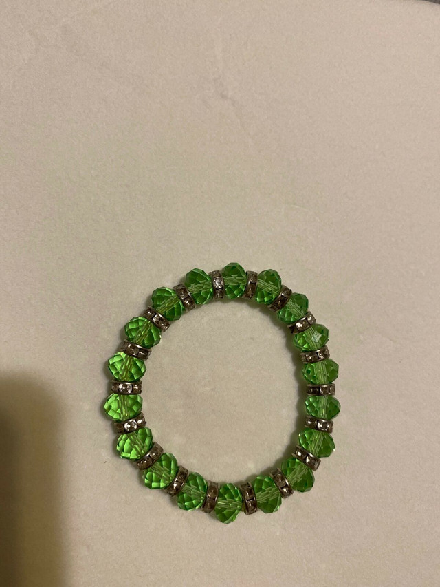 Green bracelet in Jewellery & Watches in Kitchener / Waterloo
