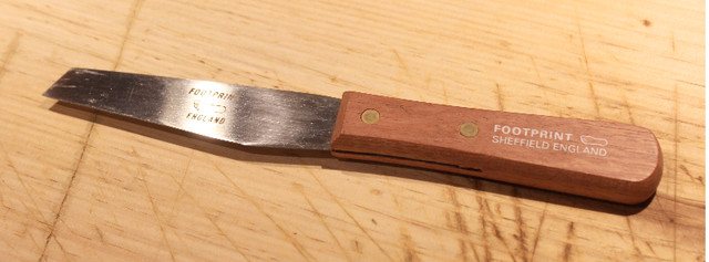 Footprint brand bookbinding/paper making knife made in Sheffield in Arts & Collectibles in City of Toronto - Image 2