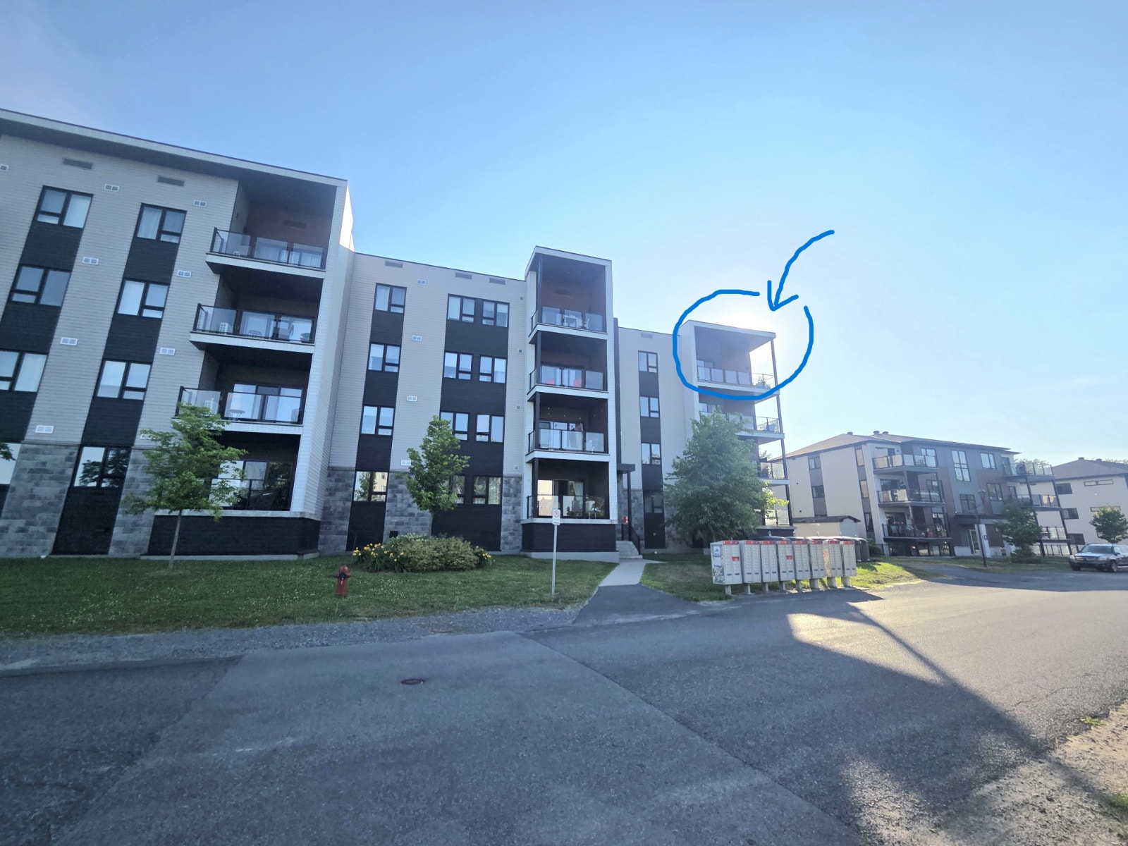 3 Bed 1 Bath Apartment - CA$2,085 / Month - St. Zotique, QC — photo 1
