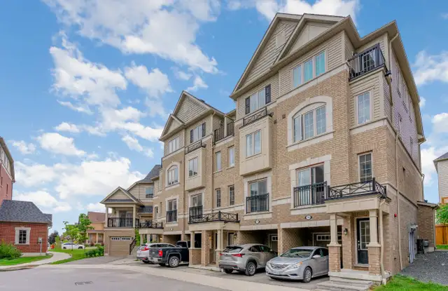 Room for rent Durham College/Ontario Tech in Room Rentals & Roommates in Oshawa / Durham Region - Image 2