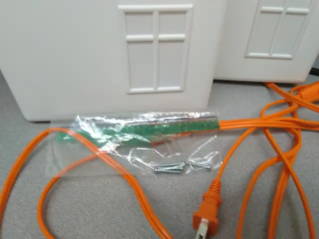 Ikea Kids House Wall Lamp White with Orange cord in Indoor Lighting & Fans in Oakville / Halton Region - Image 5