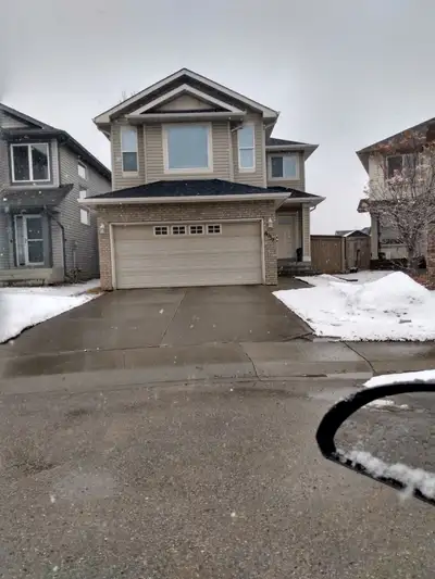 Comfortable basement suite for rent in beautiful Terwillegar. Share the kitchen upstairs with one ot...
