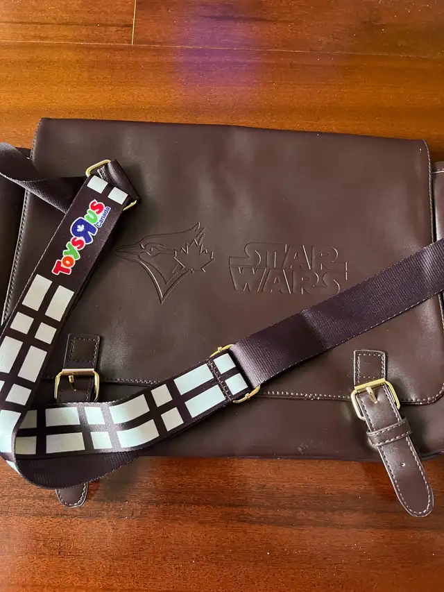 Toronto Blue Jays Star Wars Messenger Bag in Bags & Luggage in Mississauga / Peel Region - Image 4