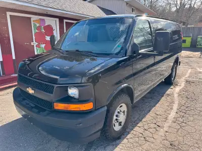 This 2017 Chevy Express 2500 Cargo Van is ready to work! With only 77,000 km, it's been well-maintai...