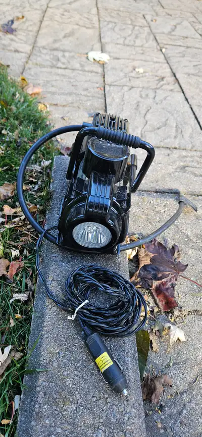 Motomaster tire compressor