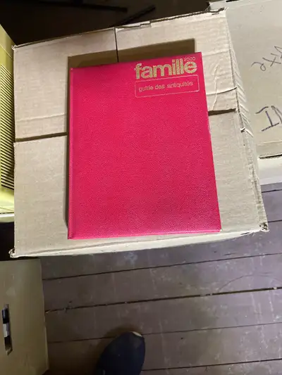 Guide des Antiquités Famille 2000, View more