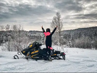 Ski-doo renegade 600 etec 2013 En parfaite condition Pont piné 137 pouces 18 150km 2 propriétaires,...