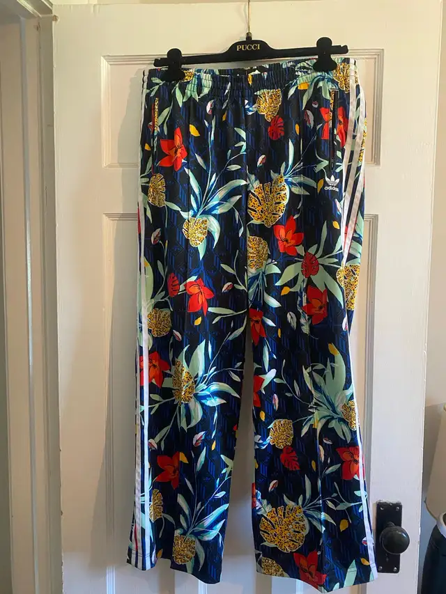 Adidas Her Track pants in Women's - Bottoms in City of Toronto - Image 4