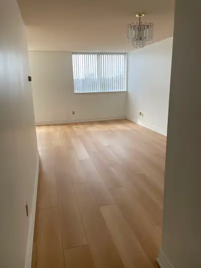 NOTE: Rent of $2600 per month includes 1 parking spot, 1 storage locker, water, heat, and hydro. Cab...