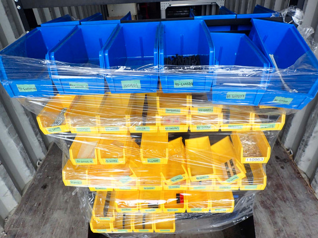 Shelf Bin Organizer 36 x 24 x 59" on casters bins included. in Tool Storage & Benches in Markham / York Region - Image 2