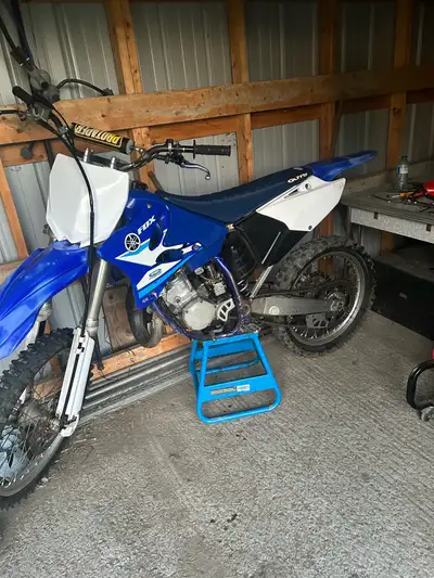 Selling my 2002 yz125 just have bottom and top end done runs good just needs a new gas tank Back fen...