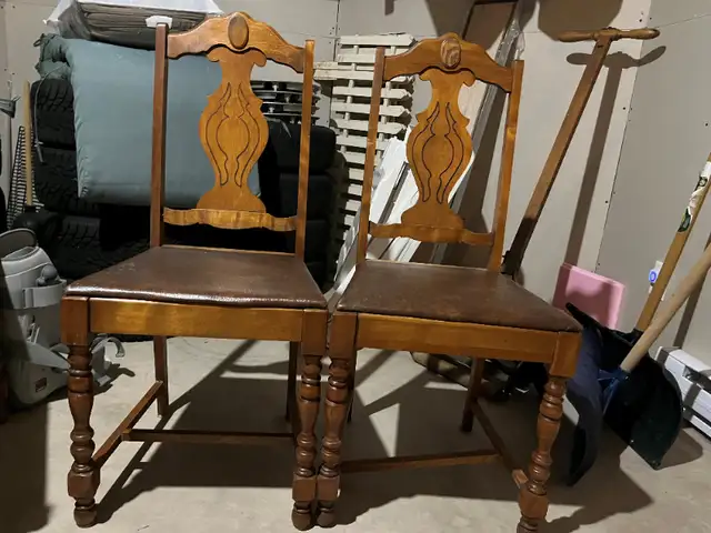 Antique Dining room set in Dining Tables & Sets in Moncton - Image 7
