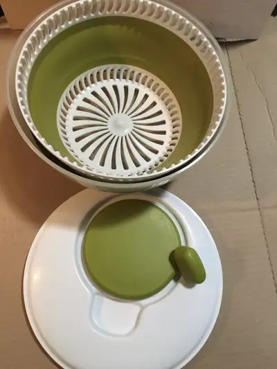 Salad spinner, View more