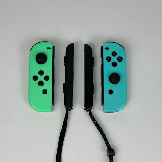 Nintendo Switch Joy Con Wireless Controllers Only - 3136713 in Nintendo Switch in Laval / North Shore - Image 3