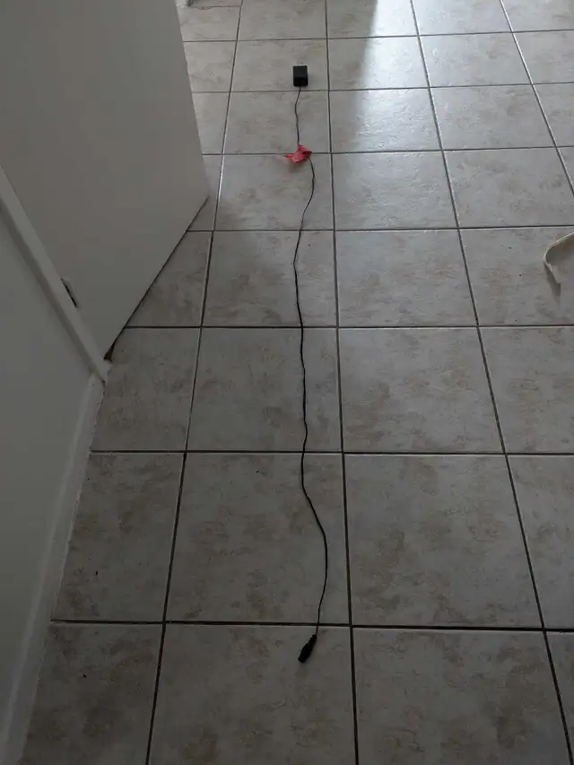 Razor electric scooter in Skateboard in Longueuil / South Shore - Image 4