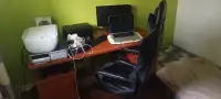 Bureau d'ordinateur et chaise gaming 