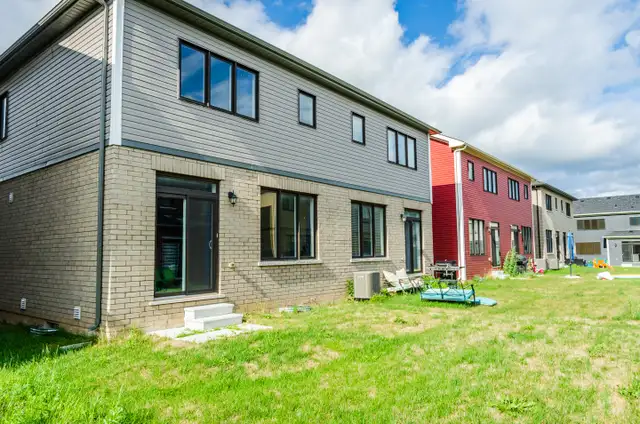 4 Bedroom Home for Short-Term Rental in Thorold, Niagara Region in Ontario in Canada - Image 6