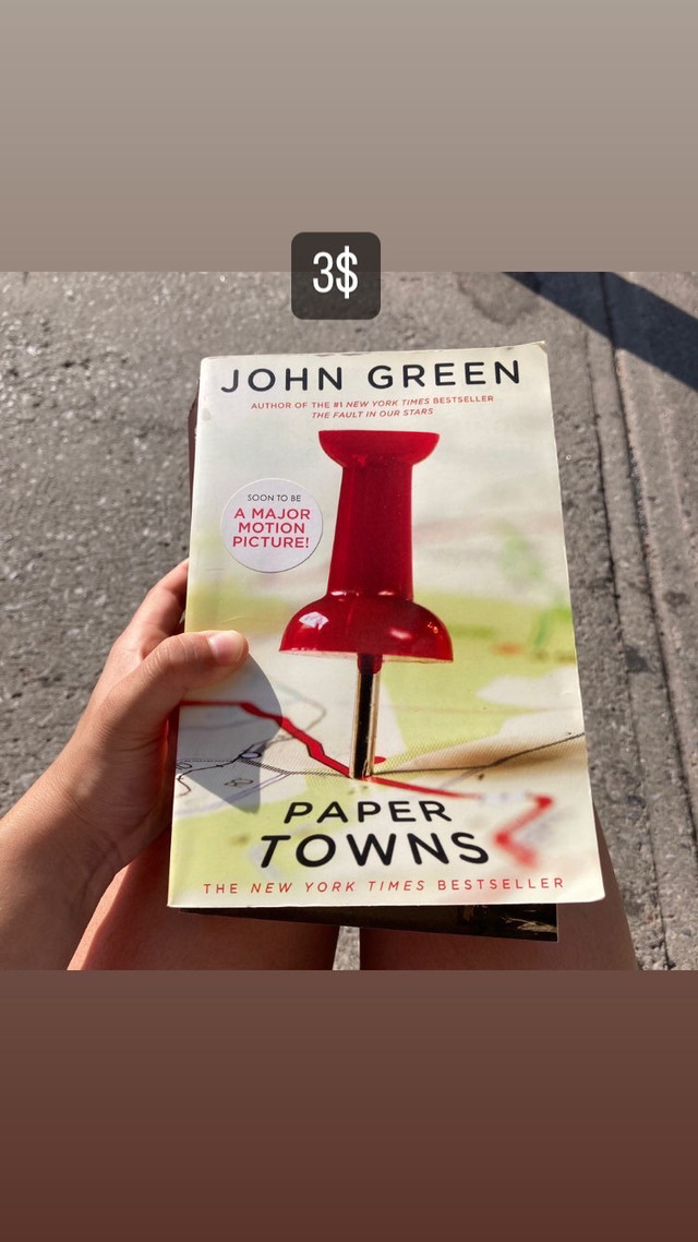 Teen novel Paper Towns by John Green dans Ouvrages de fiction  à Ville de Montréal