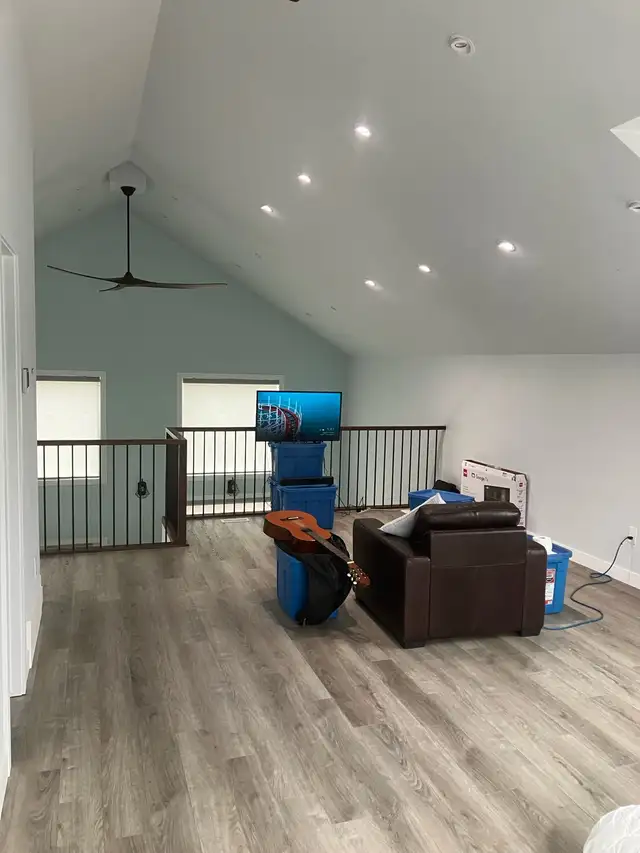 GARAGE SUITE WITH GARAGE PARKING - SECURITY DEPOSIT ALREADY PAID | Long ...