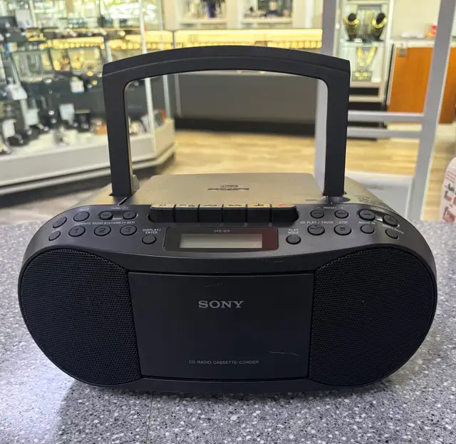 Sony CD/Radio and Cassette Recorder in General Electronics in Oshawa / Durham Region - Image 2