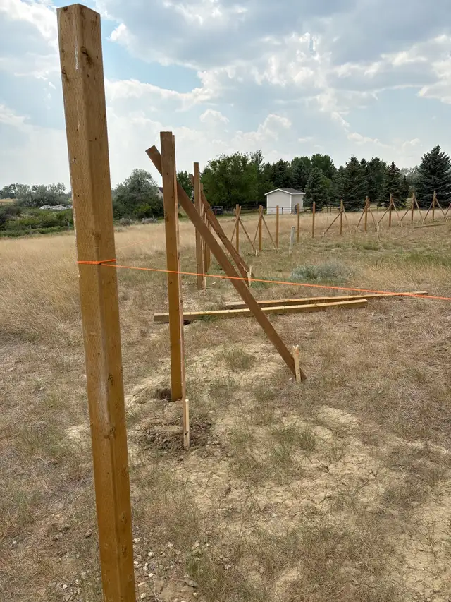 Repair, Repaint, or Build Nice Wood Fences... in Decks & Fences in Medicine Hat - Image 8