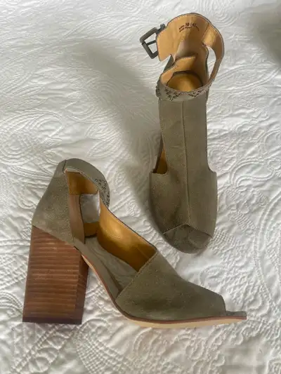 Sandales femme 10, View more