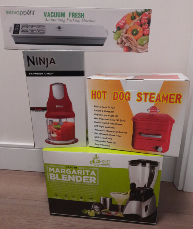 NEW BLENDER/HDOG STEAMER/NINJA CHOP/V-FRESH dans Robots culinaires et mélangeurs  à St. Catharines