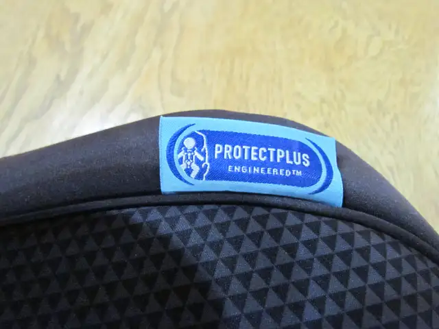 Child car booster seat in Strollers, Carriers & Car Seats in Kitchener / Waterloo - Image 9