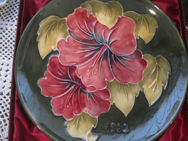 Moorcroft Boxed LTD. Edition Plate in Arts & Collectibles in Fredericton