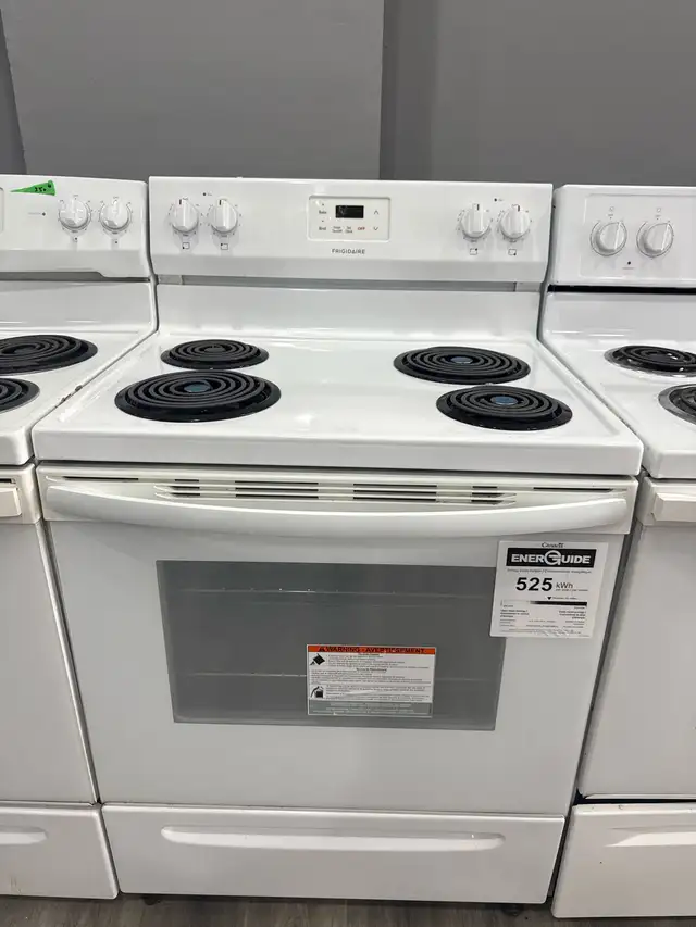 30 inch Frigidaire coil white stove in Stoves, Ovens & Ranges in Hamilton - Image 2