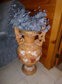 Grosse urne décorative.