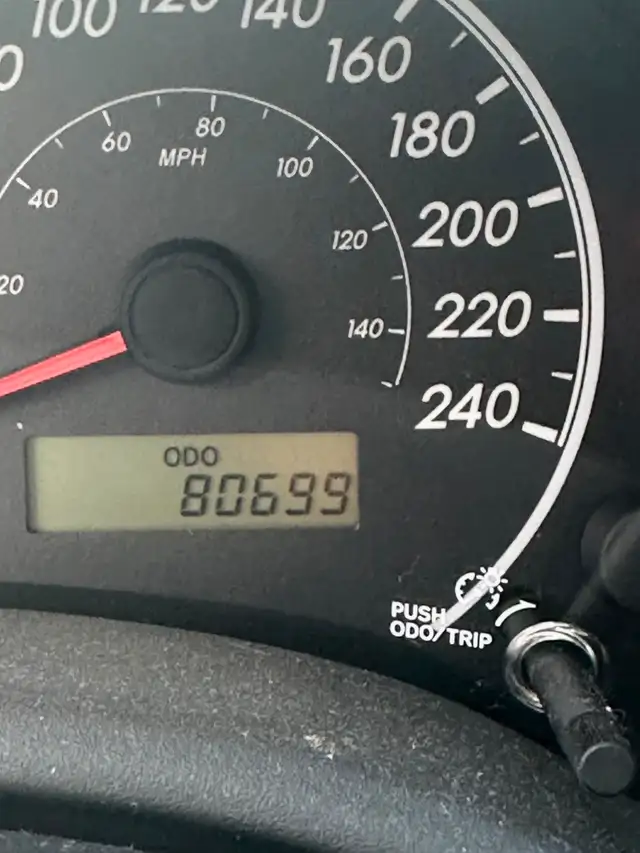 2013 Toyota Corolla 80.600 km in Cars & Trucks in Kitchener / Waterloo - Image 2