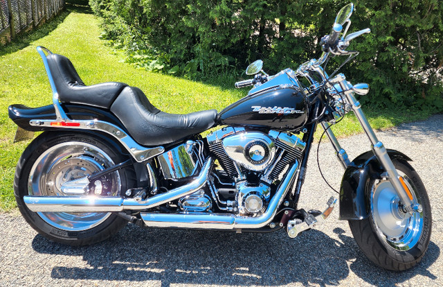 2007 Harley Davidson FXSTC Softail Montreal Low Boy in Touring in Gatineau - Image 2