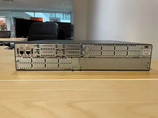 Cisco Systems 2821 Gigabit Router -Cisco 2821 IOS 15 CME 256mb F64700583968899122