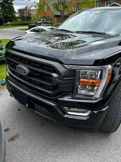 2022 Ford F-150 XLT 4WD Supercrew with the 3.5L PowerBoost Hybrid, 5.5’ bed * 93,000KMS – Approx. dr...