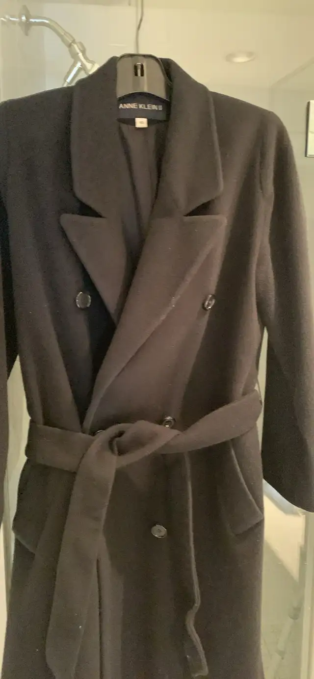 lady COAT , wool, black size M, 10..Must see in Women's - Other in City of Montréal - Image 5