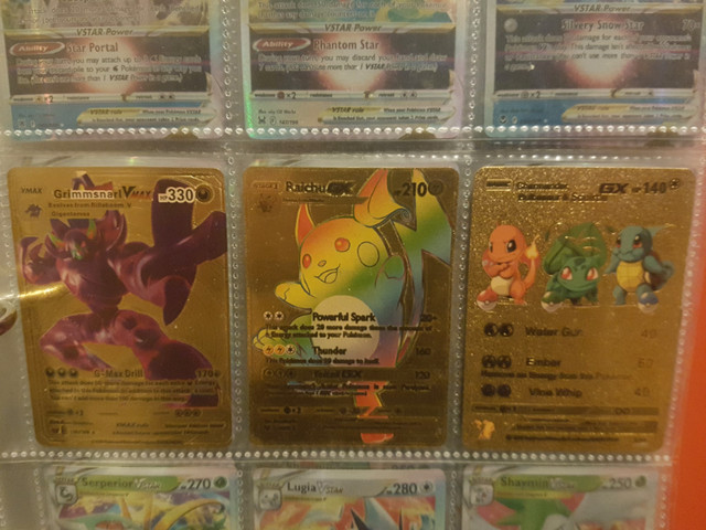 Cartes Pokemon GOLD VMAX PROMO RARE Pikachu Charizad RARE cards dans Art et objets de collection  à Ouest de l’Île - Image 3