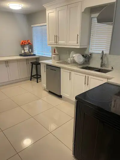 4 Beds 2.5 Baths - House