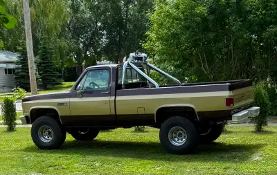 For sale 1985 4x4 squarebody 305/Automatic trans 30k$ obo. Text 431-738-4686