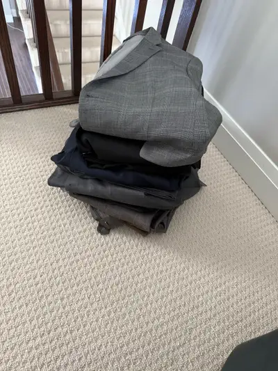 Lot of men’s suits 6 plus a jacket Hugo Boss, Calvin Klein, Banana Republic and custom made Jackets...