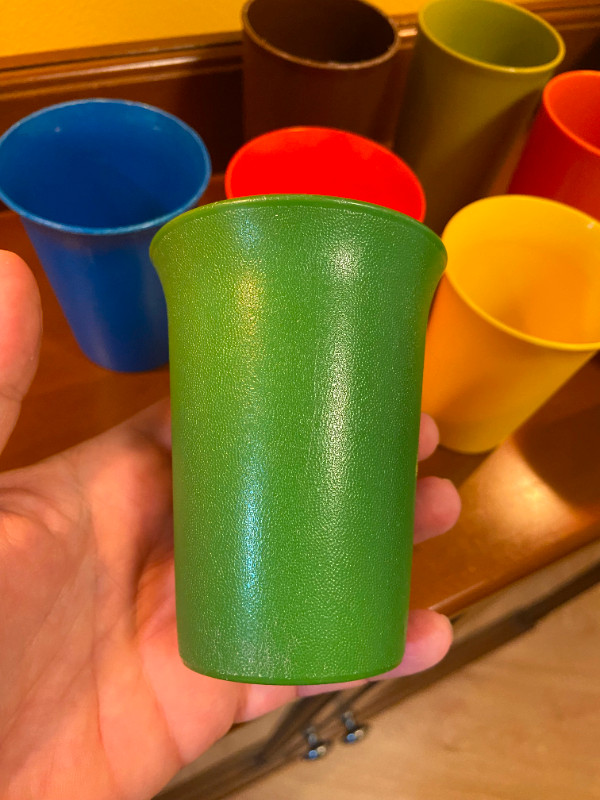 Set of 8 Vintage Tupperware Retro Tumblers Cups in Arts & Collectibles in Oshawa / Durham Region - Image 3