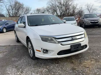 Very clean and well-maintained 2012 Ford Fusion SEL with the powerful and reliable 3.0L V6. Automati...