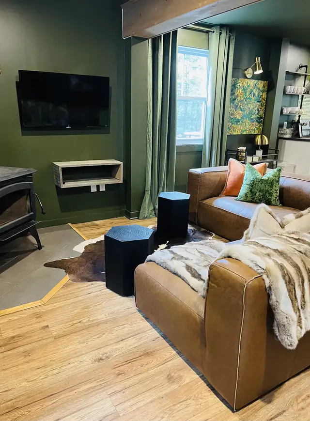 enchanting cottage on Fiddler Lake in Quebec in Canada - Image 5