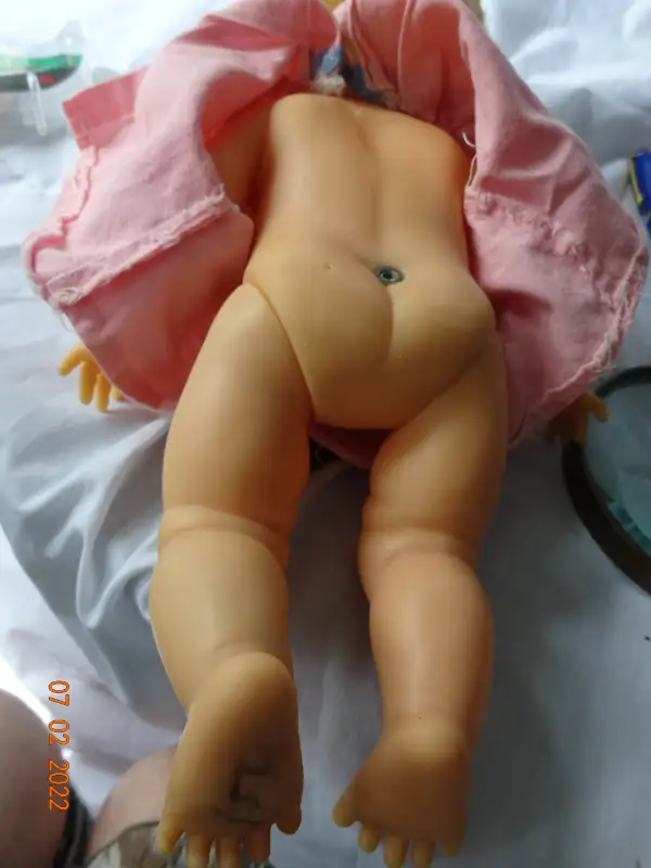 Betsy Wetsy by Reliable,Canada,13inch,jointed,vinyl body,nurser in Arts & Collectibles in Kelowna - Image 7