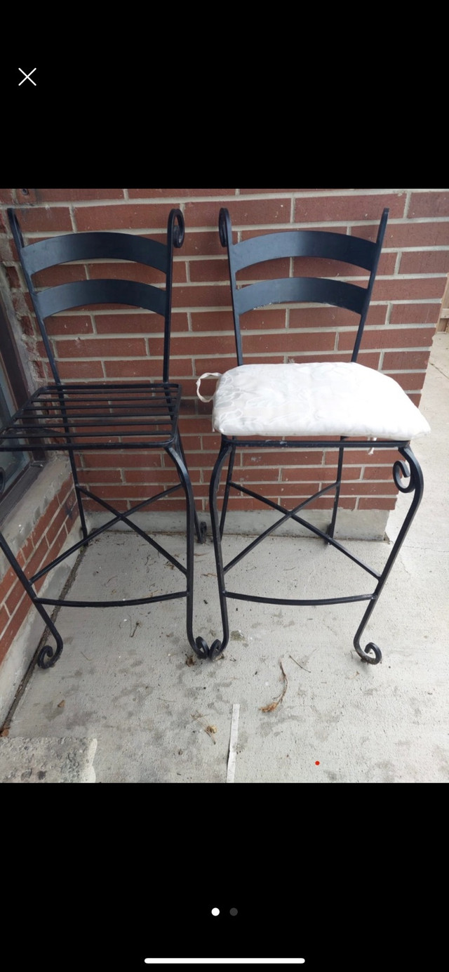 Iron bar stool set 2   in Chairs & Recliners in Mississauga / Peel Region - Image 2